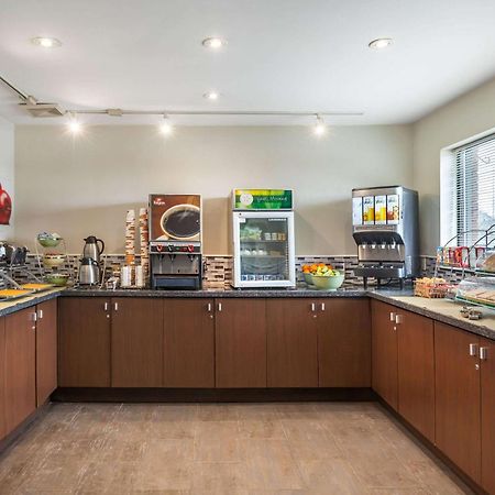 Quality Hotel Берлингтон Экстерьер фото