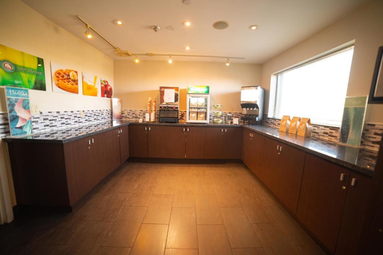 Quality Hotel Берлингтон Экстерьер фото