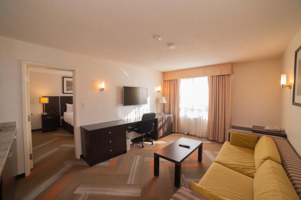 Quality Hotel Берлингтон Экстерьер фото