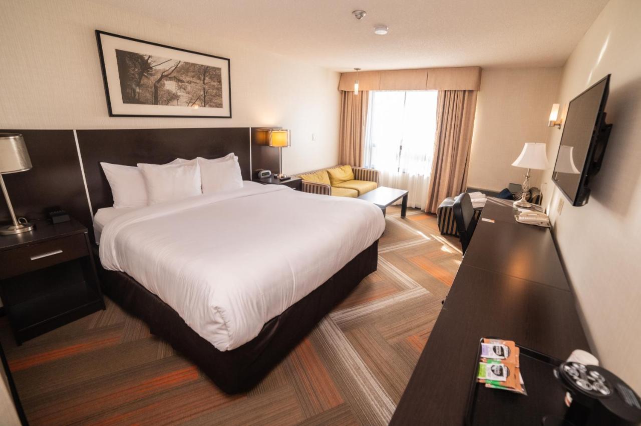 Quality Hotel Берлингтон Экстерьер фото