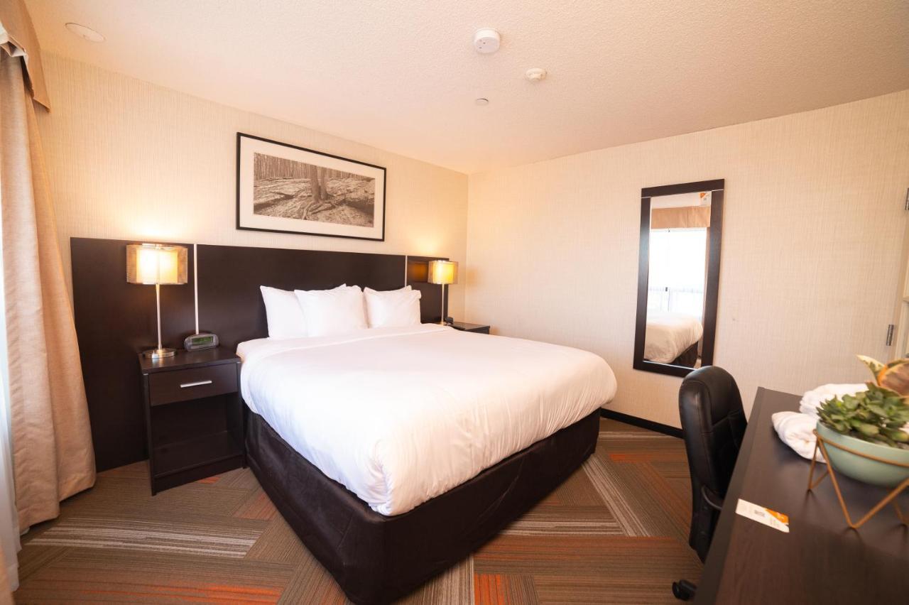 Quality Hotel Берлингтон Экстерьер фото