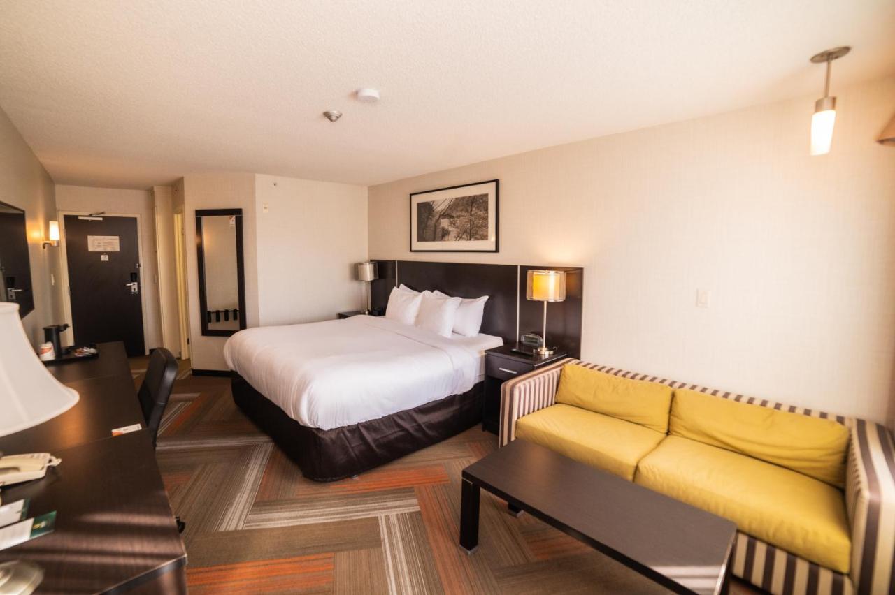 Quality Hotel Берлингтон Экстерьер фото