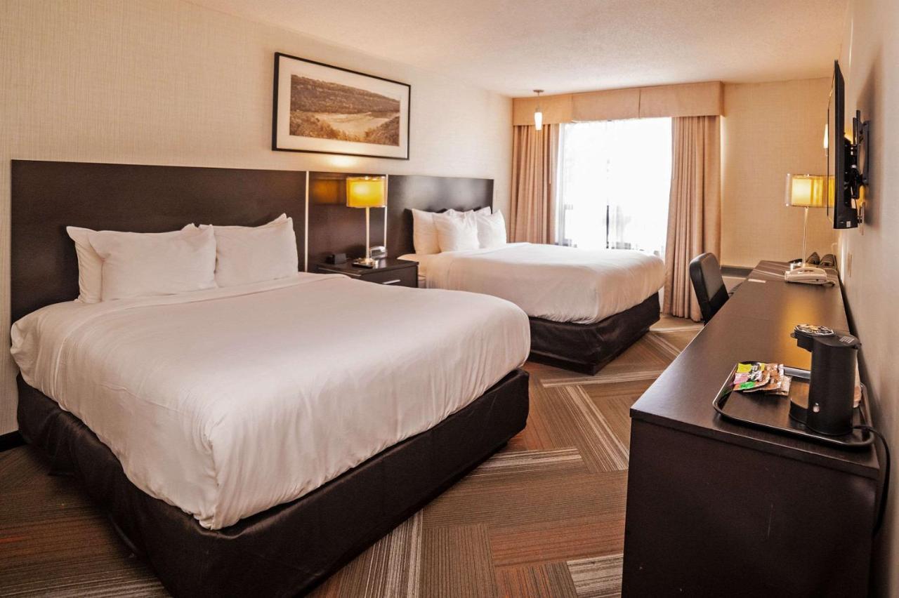 Quality Hotel Берлингтон Экстерьер фото
