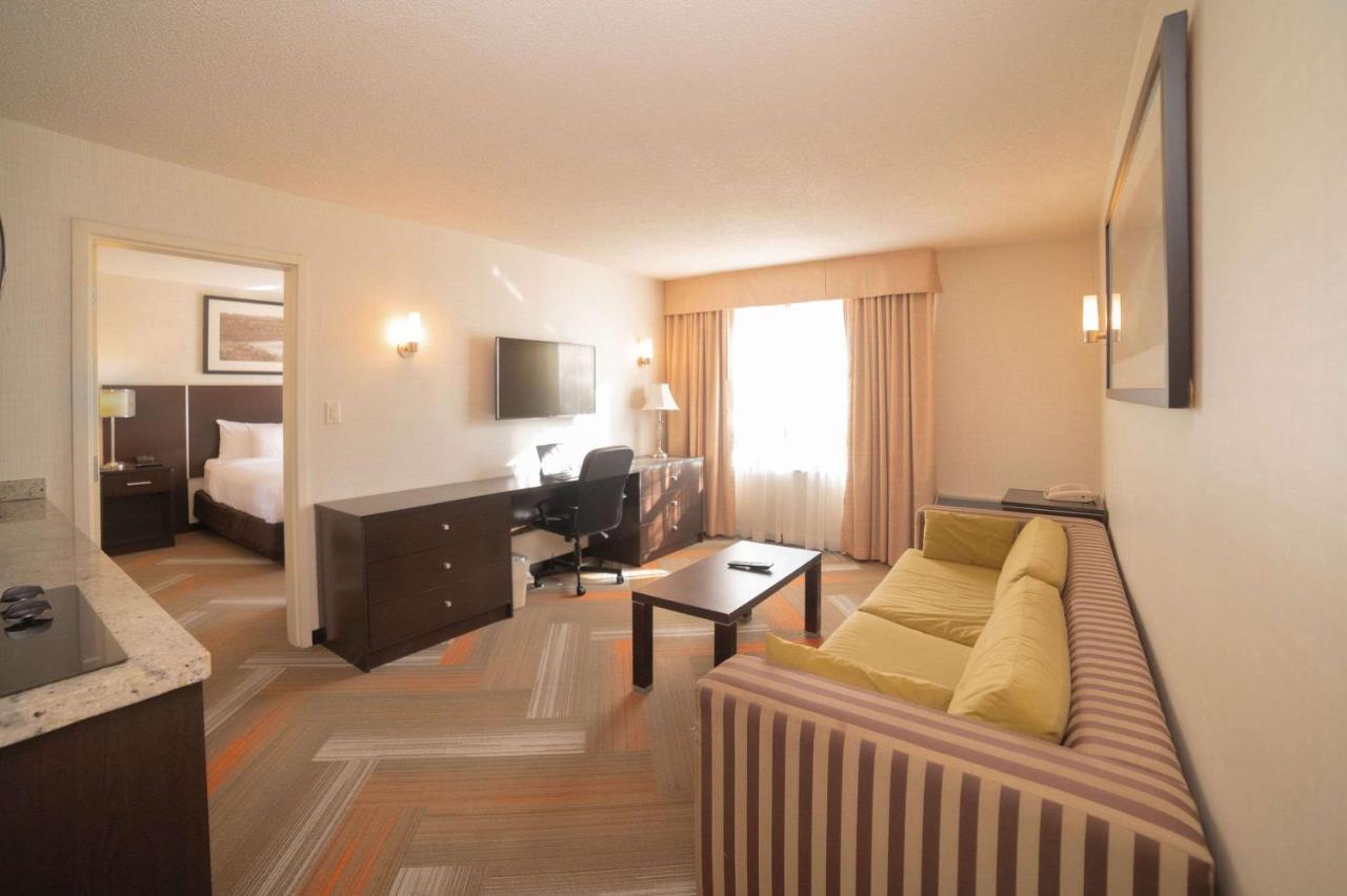 Quality Hotel Берлингтон Экстерьер фото