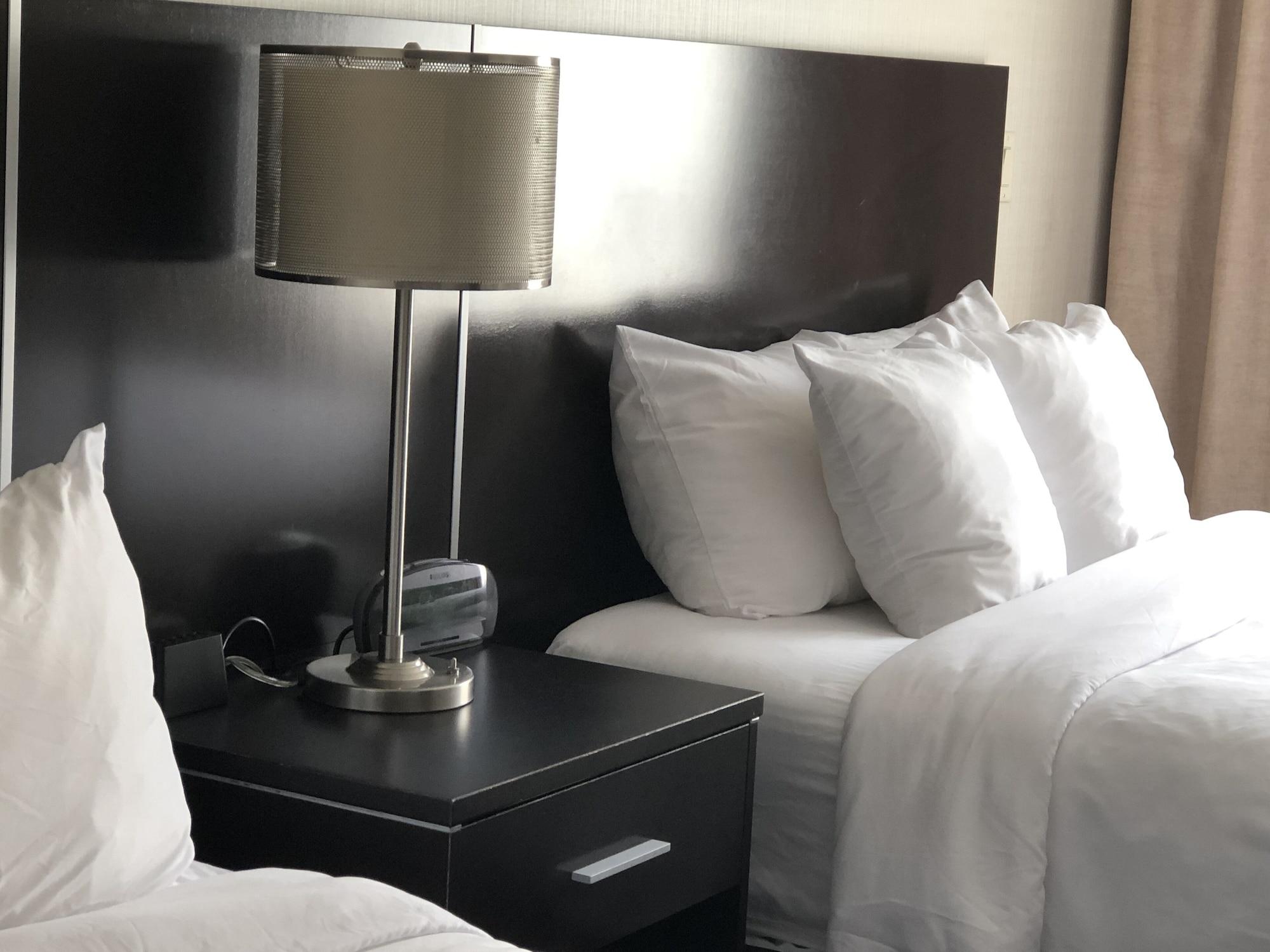 Quality Hotel Берлингтон Экстерьер фото