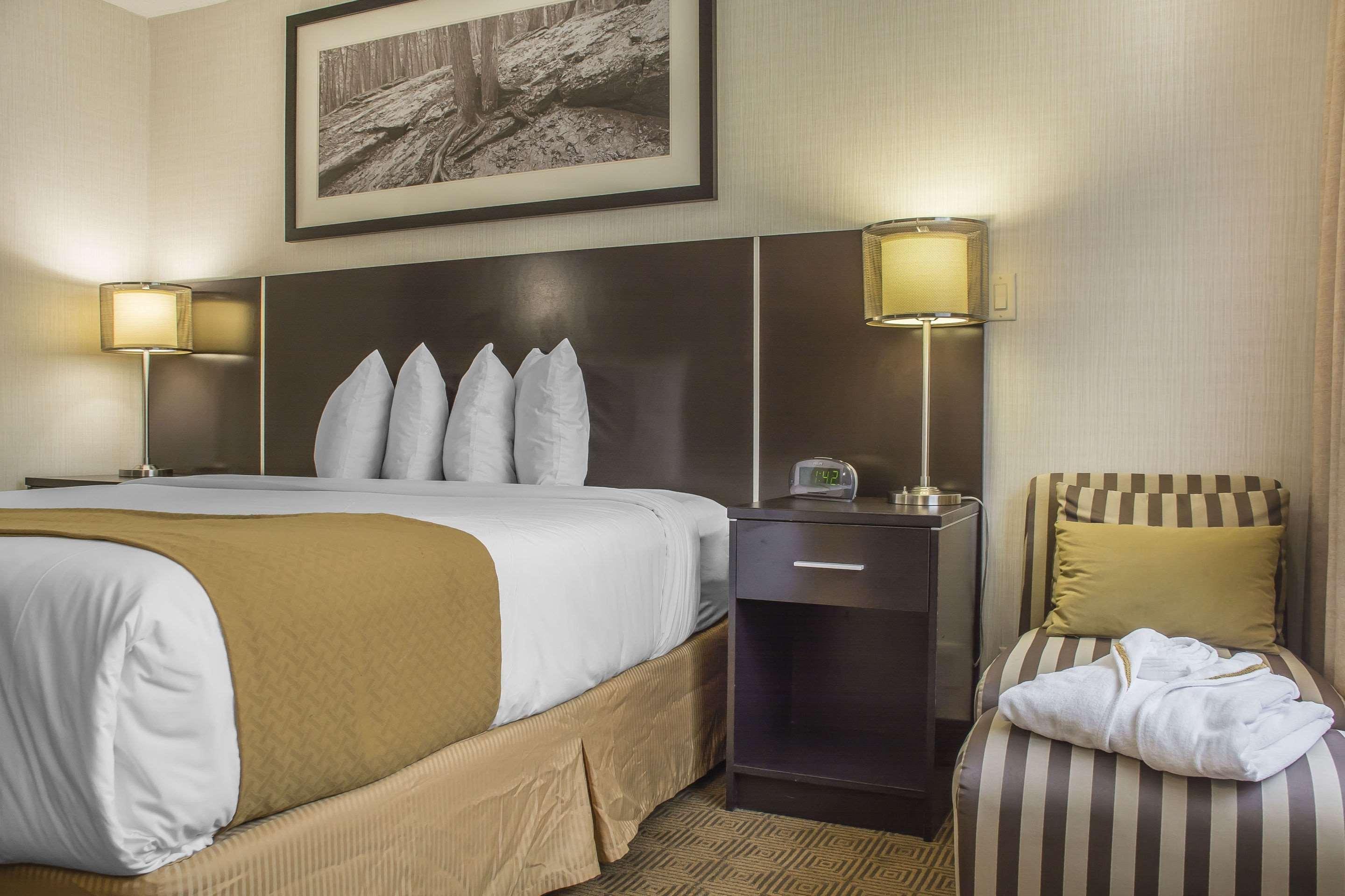 Quality Hotel Берлингтон Экстерьер фото