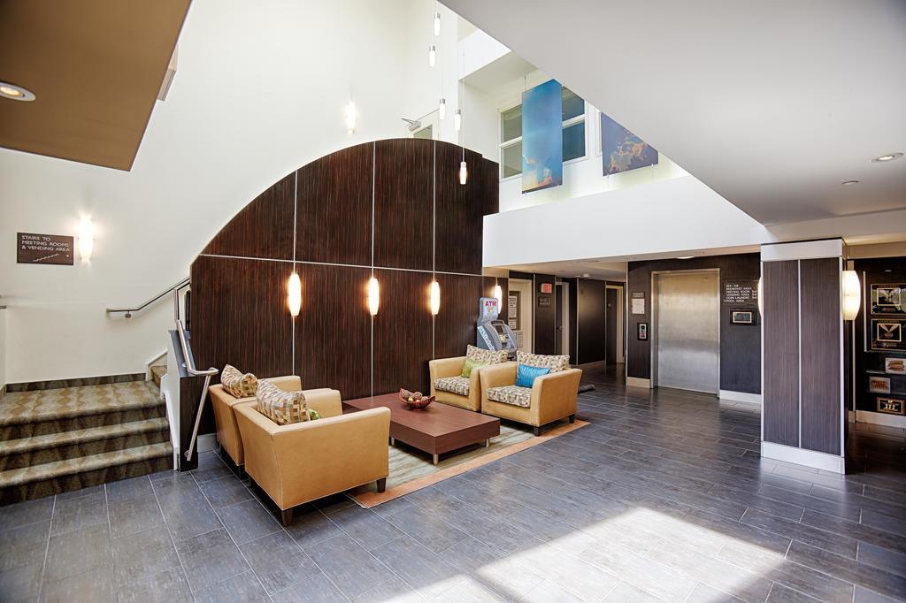 Quality Hotel Берлингтон Экстерьер фото