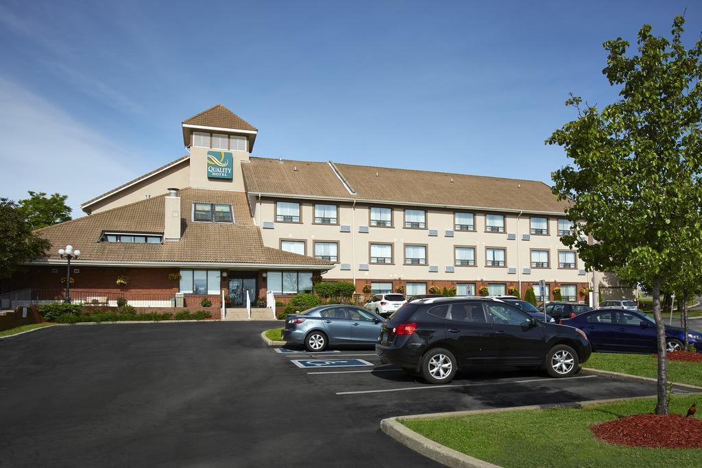 Quality Hotel Берлингтон Экстерьер фото