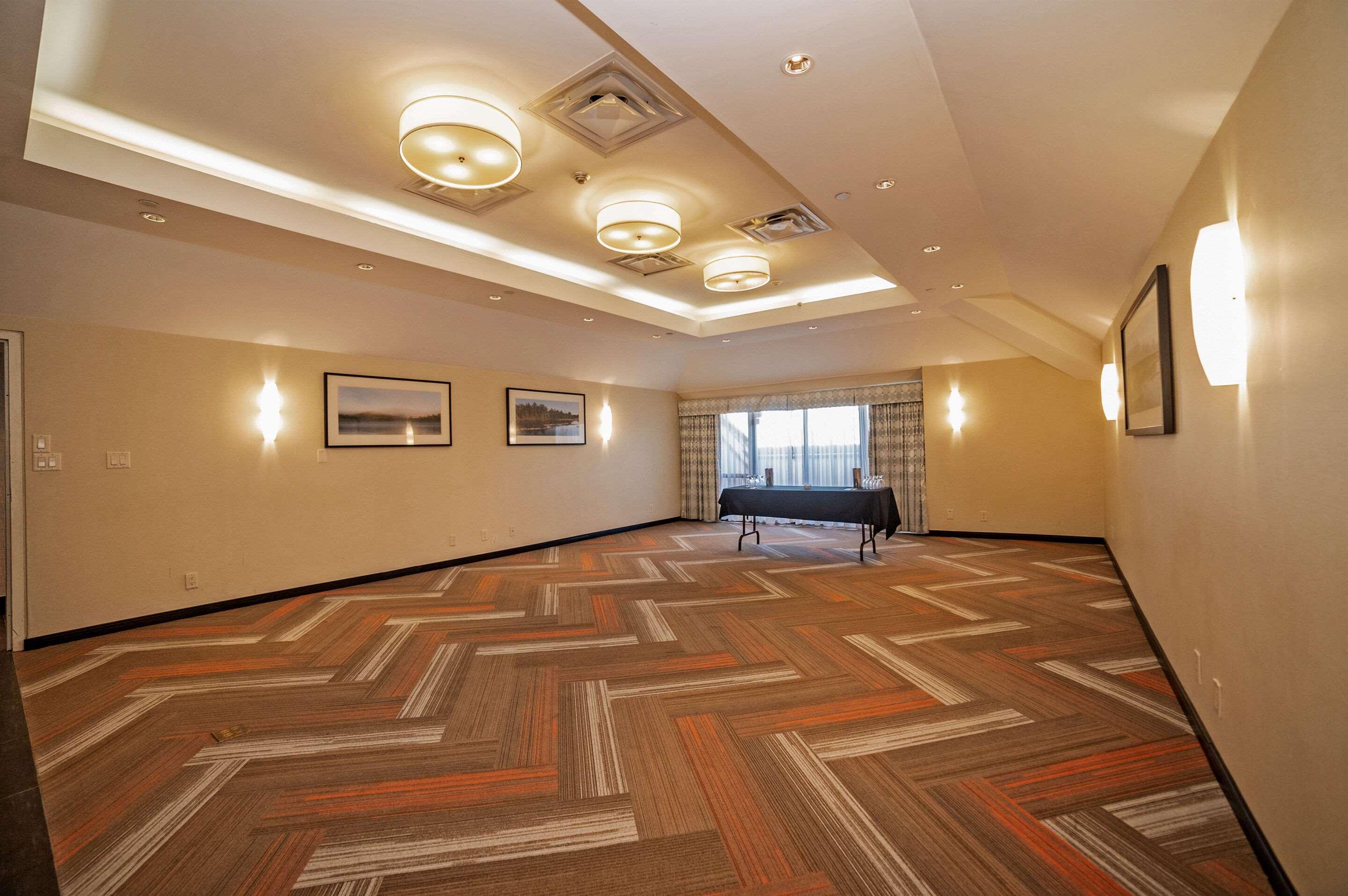 Quality Hotel Берлингтон Экстерьер фото