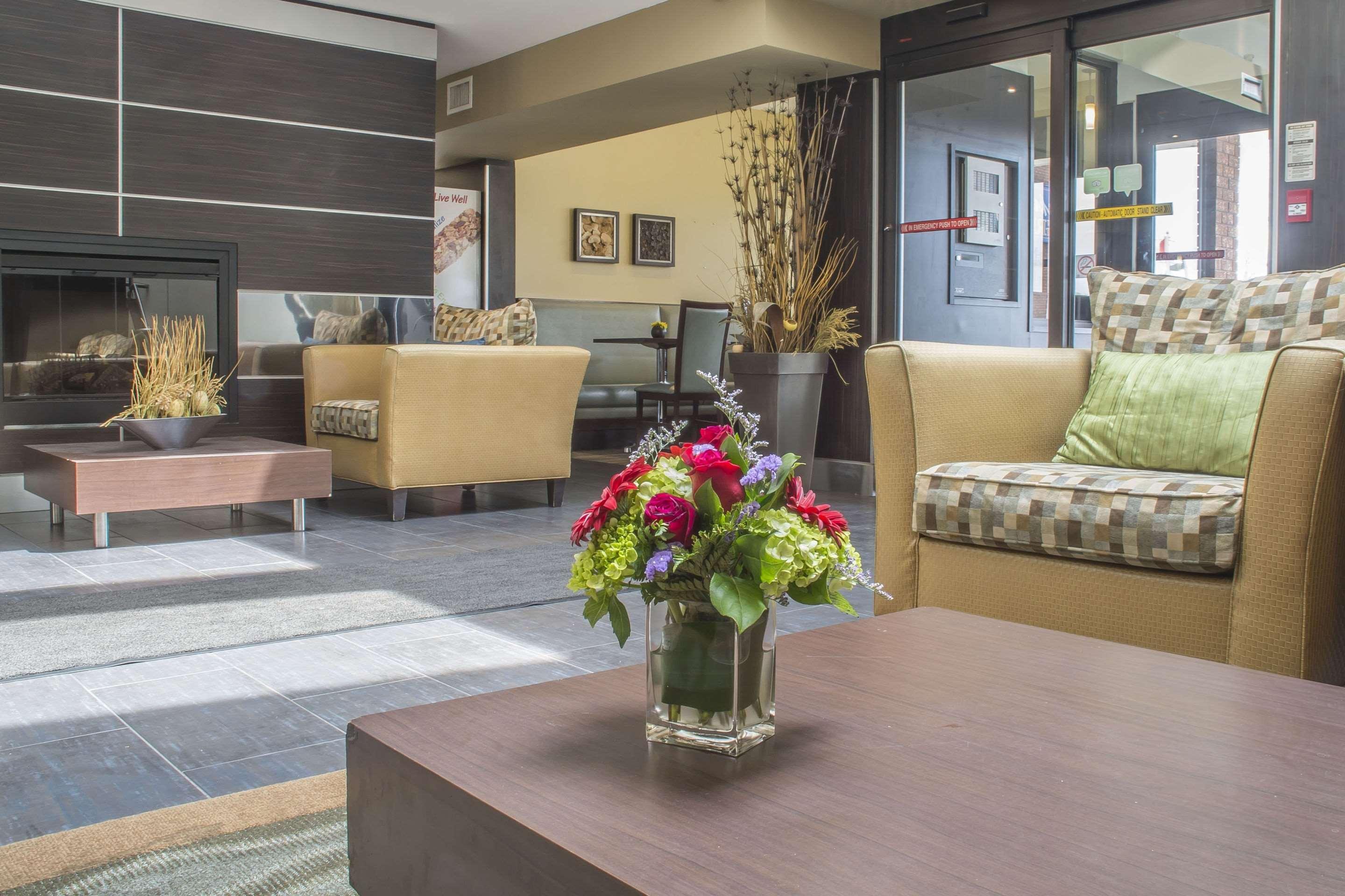Quality Hotel Берлингтон Экстерьер фото