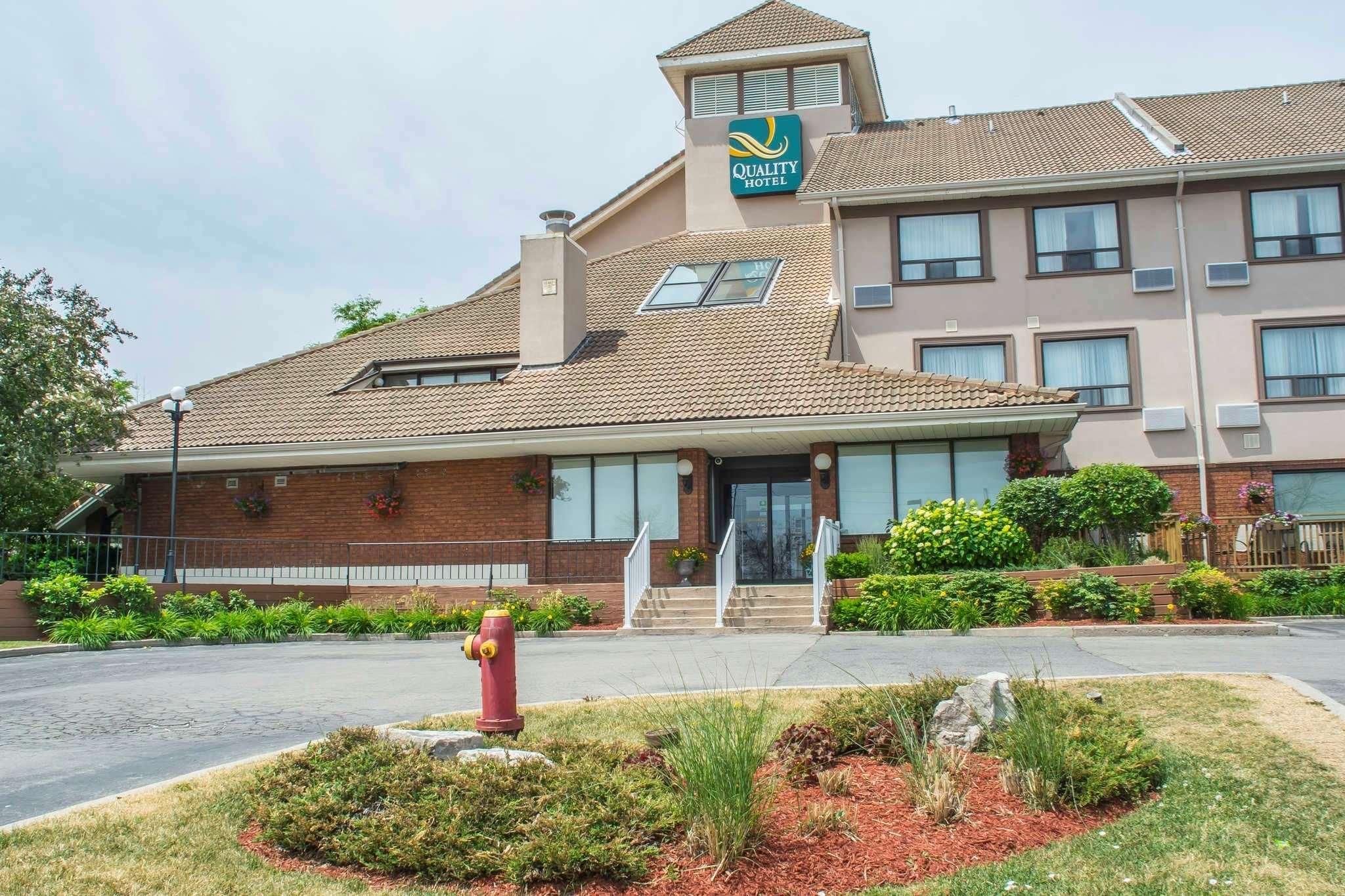 Quality Hotel Берлингтон Экстерьер фото