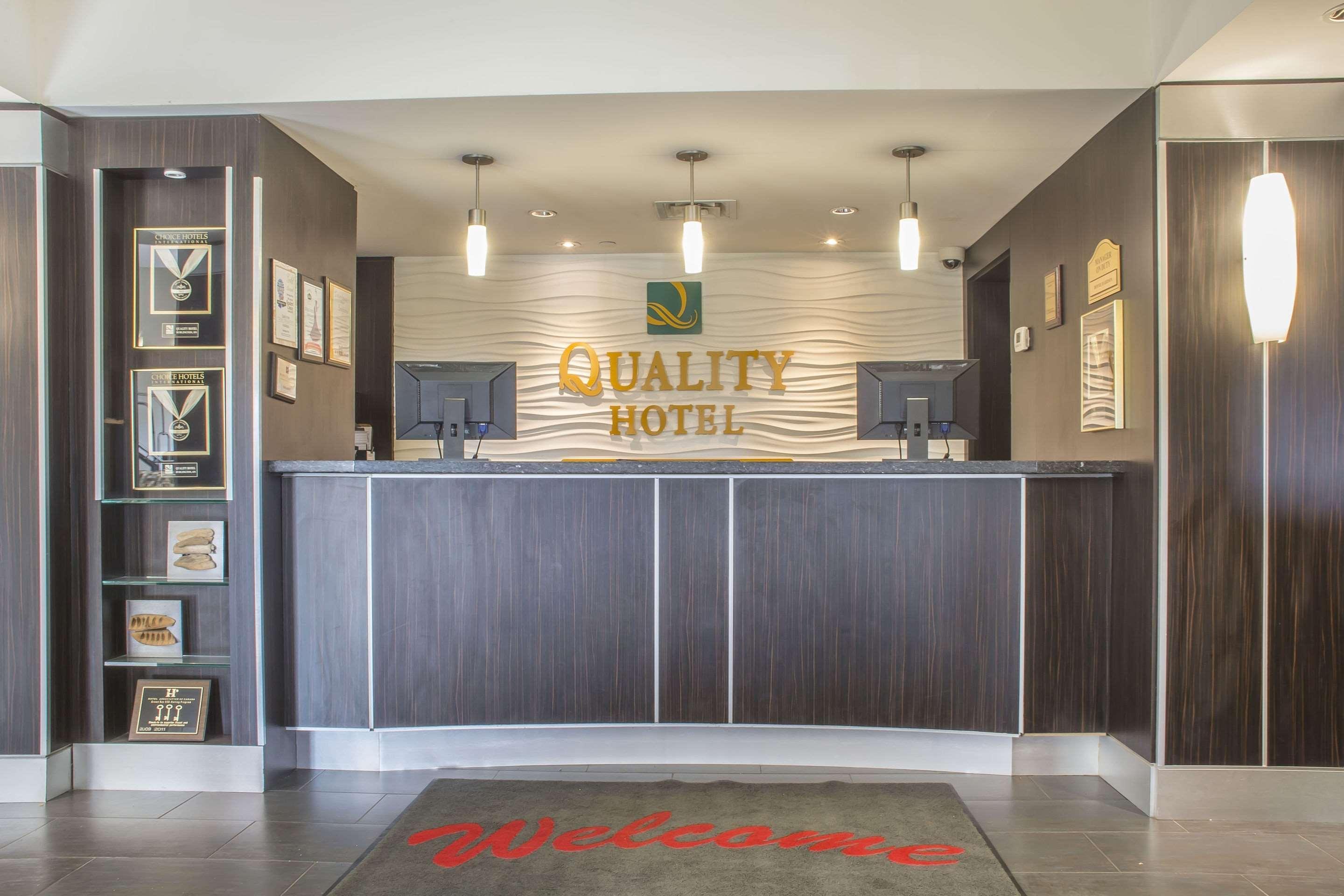 Quality Hotel Берлингтон Экстерьер фото