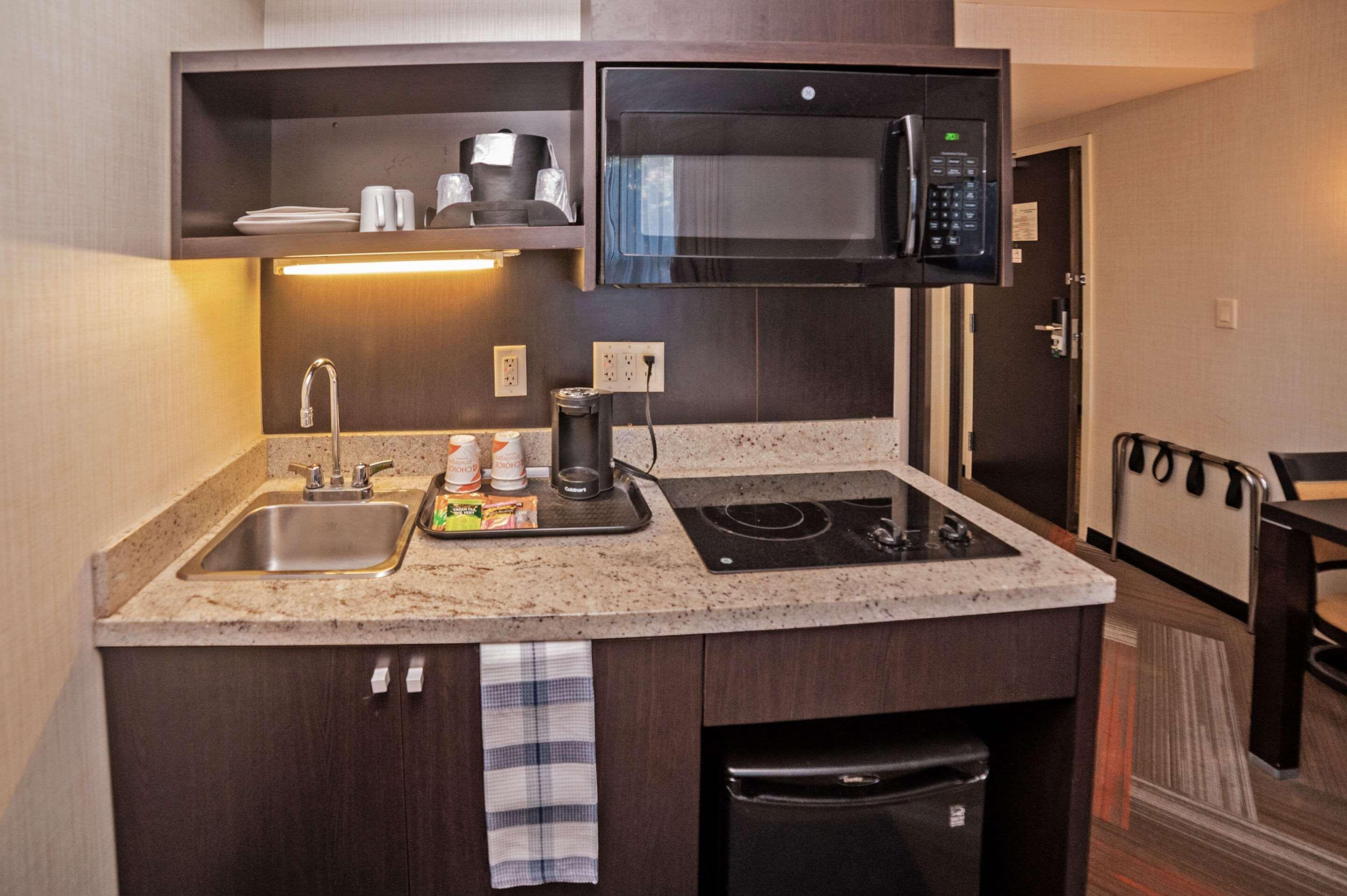 Quality Hotel Берлингтон Экстерьер фото