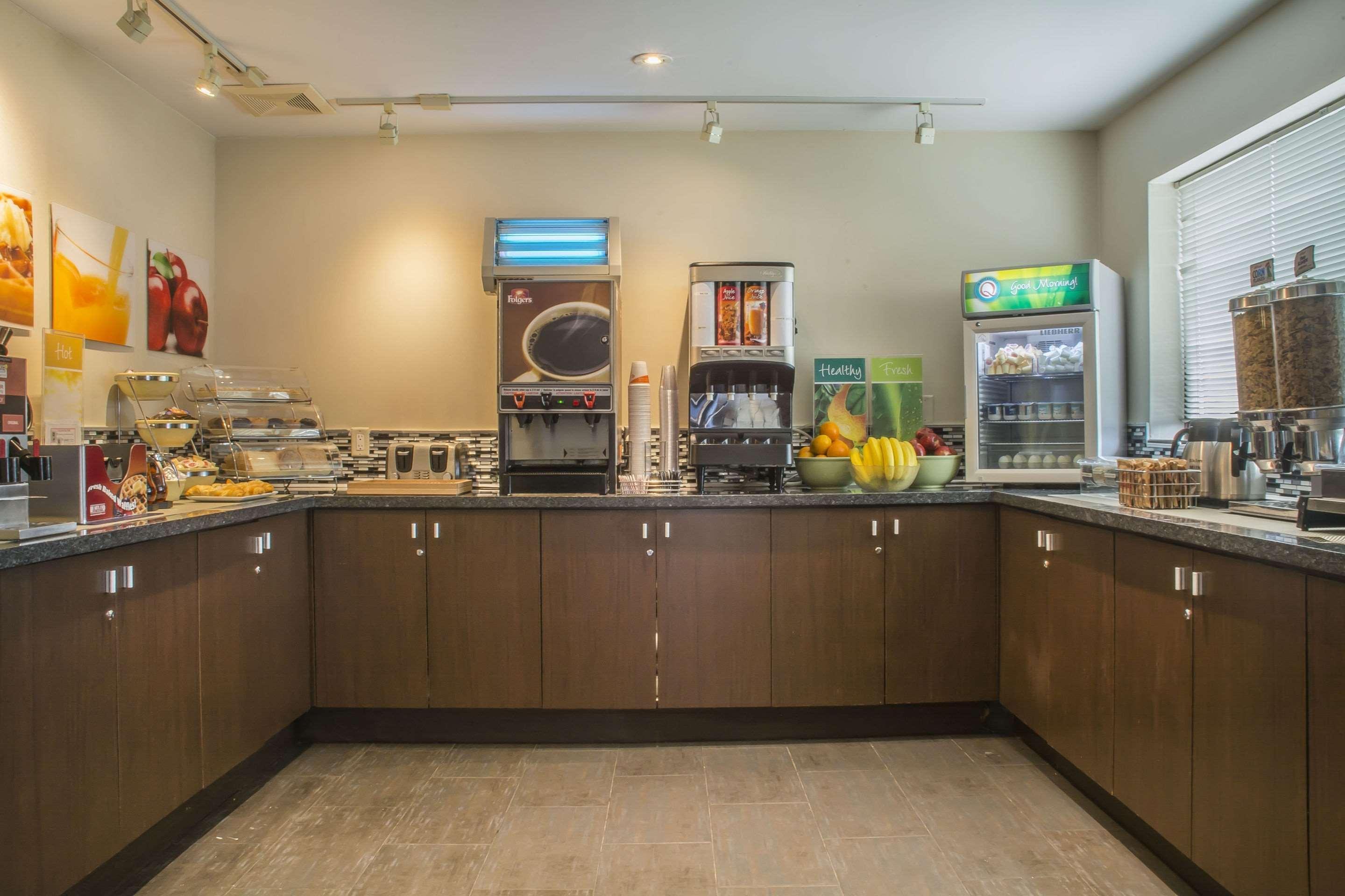 Quality Hotel Берлингтон Экстерьер фото