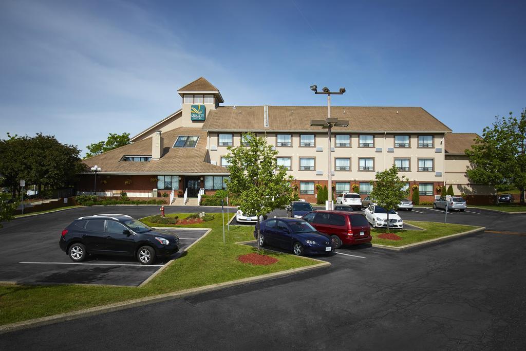 Quality Hotel Берлингтон Экстерьер фото