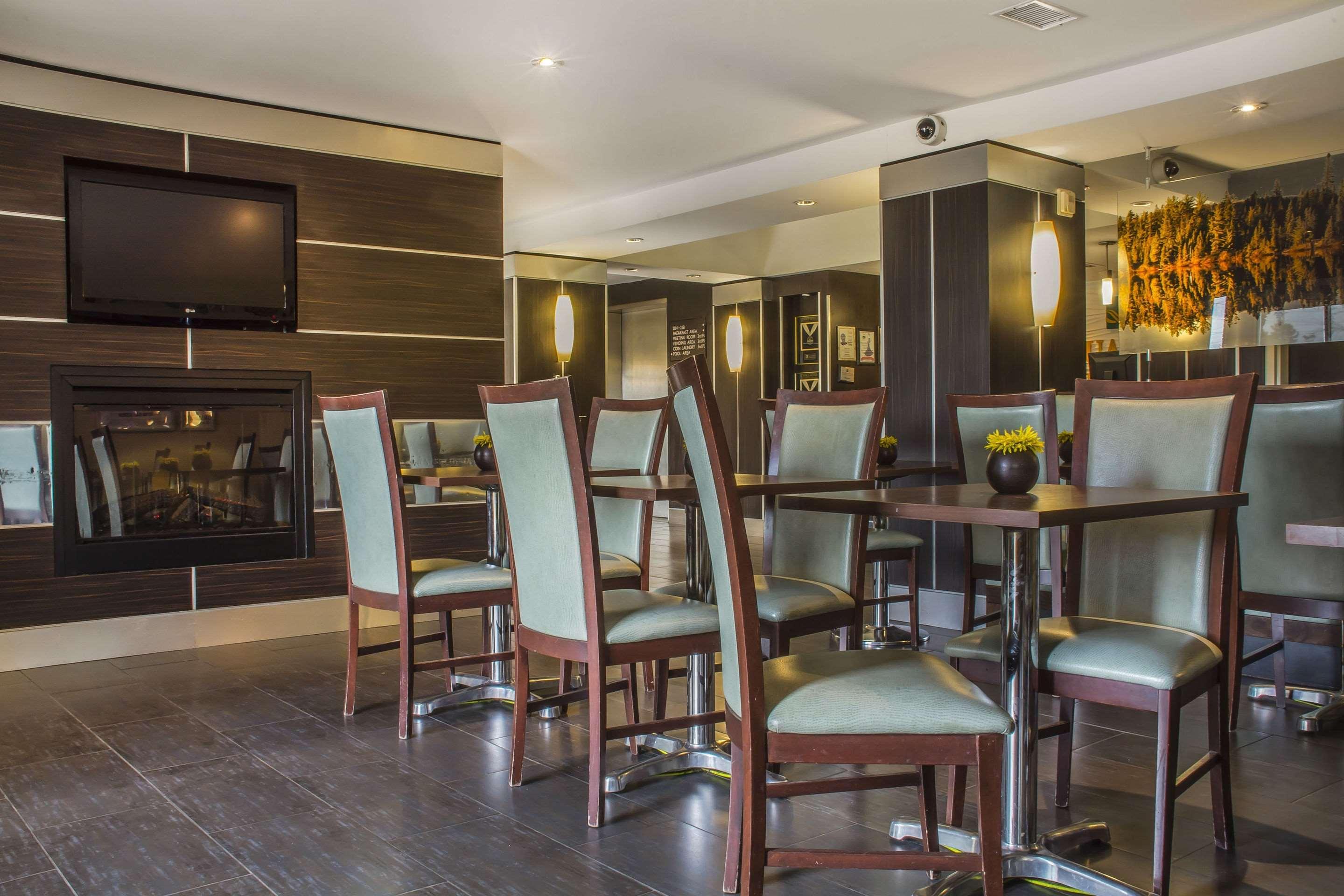 Quality Hotel Берлингтон Экстерьер фото