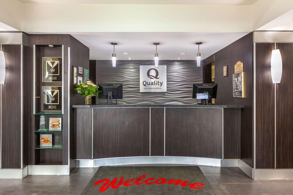Quality Hotel Берлингтон Интерьер фото