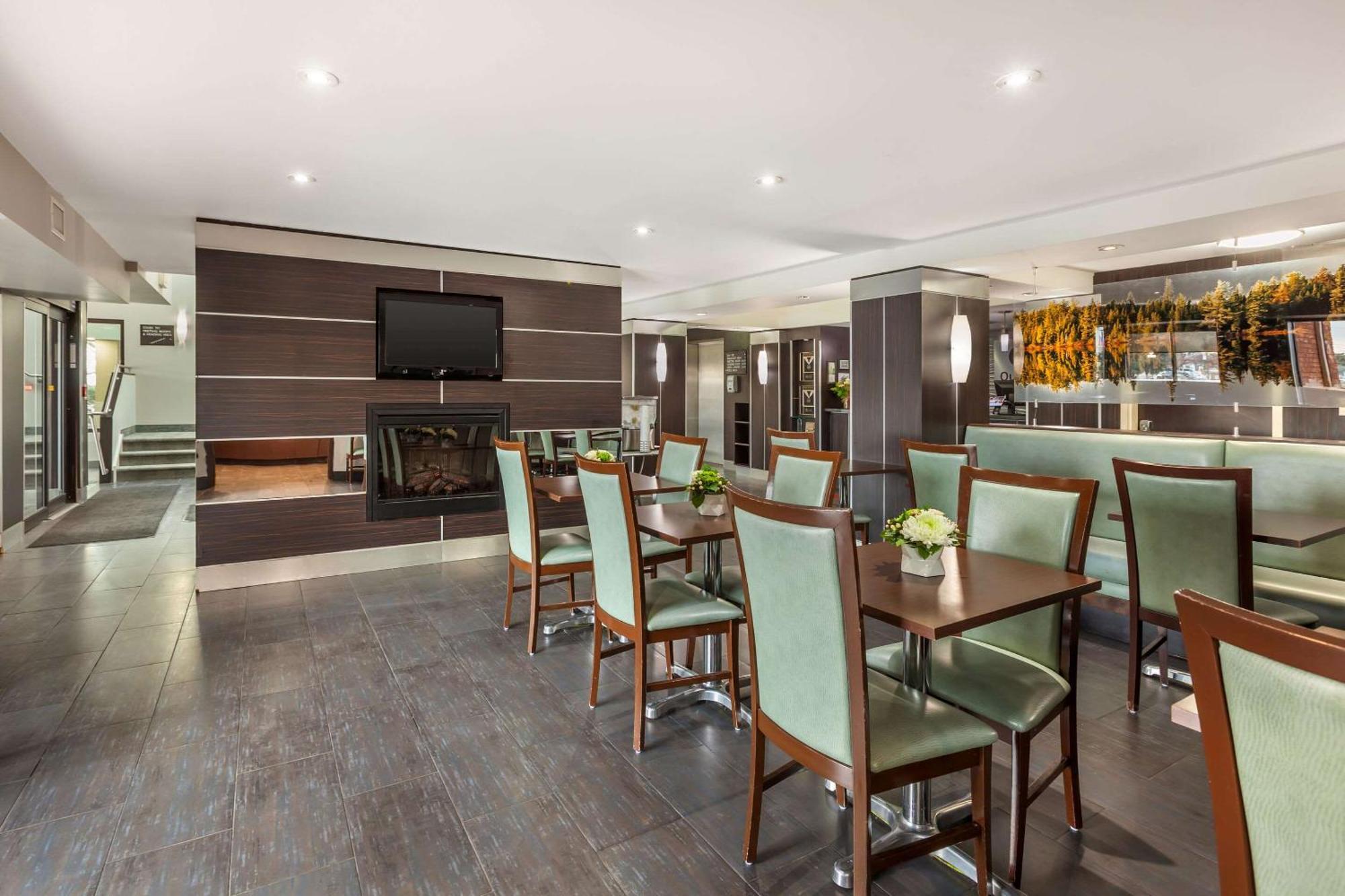 Quality Hotel Берлингтон Экстерьер фото